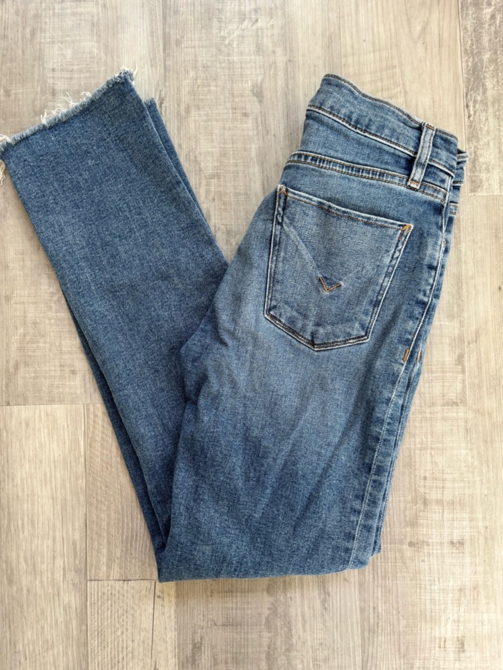 Hudson Jeans Women's Mid-Blue Ankle Crop‎ with Frayed Hem